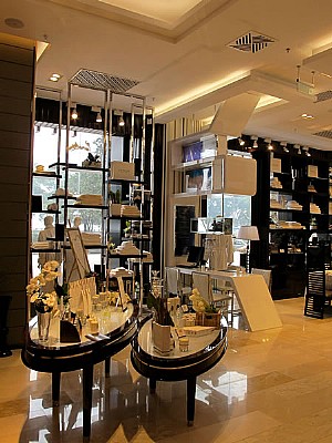 �������^(q��)2