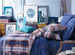 HOMME--�׺Ρ��������l���ʾ�r(sh��)�е���һ��(g��)�S�������ǵ�ɫ���c(di��n)�Y�����ԈD��֮�g�����o�k�У���(x��)������(w��n)�ζ��